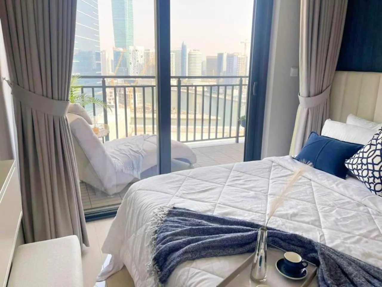 Zada Tower 1Br With Business Bay Canal Part View By Vibel Dubai Apartment